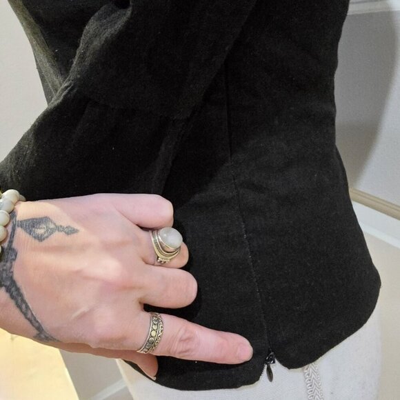 Stone Cold Fox Off-Shoulder Black Bell Sleeve Top – Linen Blend – NWOT – Size 0 - Picture 6 of 13